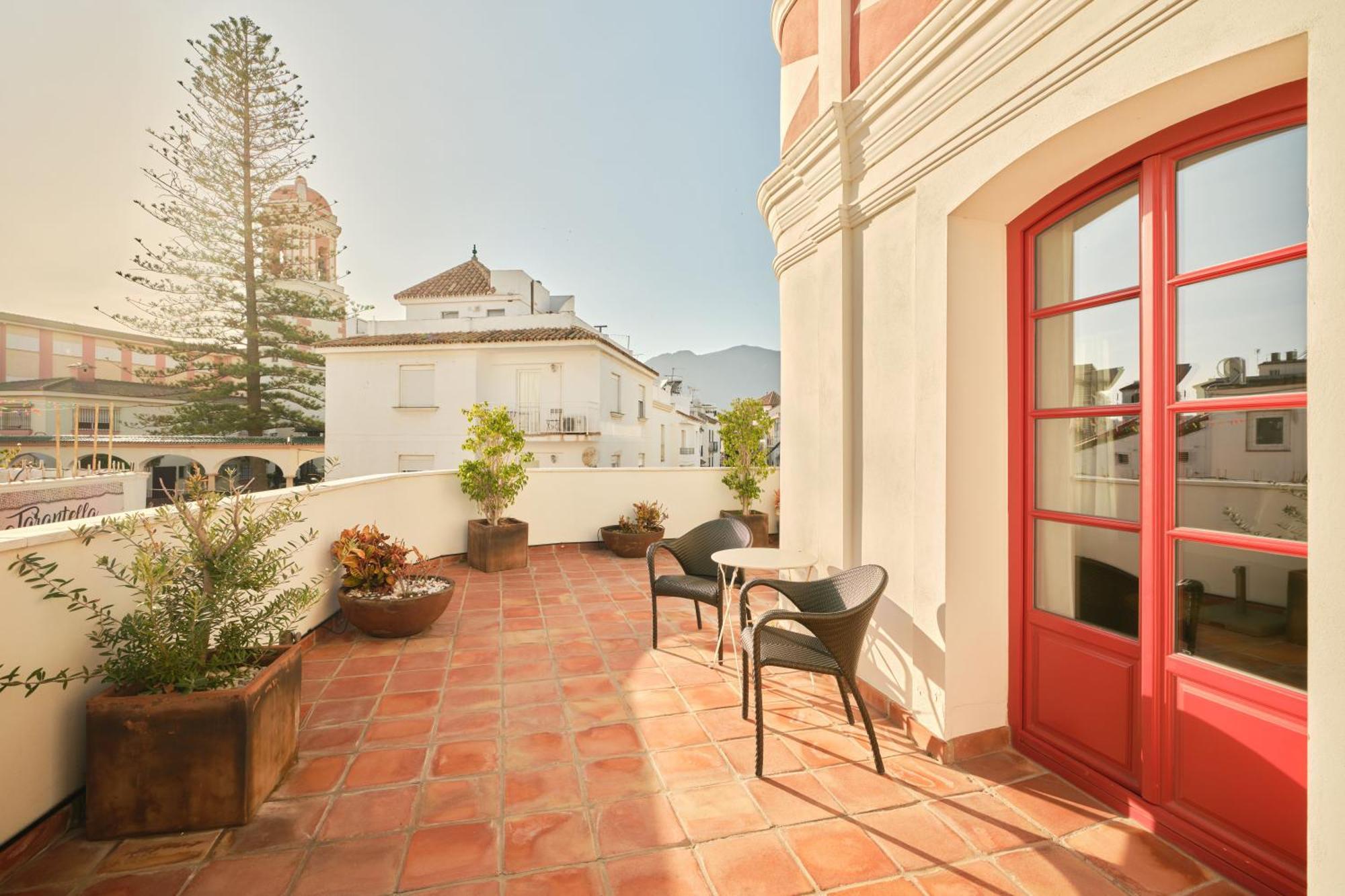 Hotel El Pilar Andalucia Estepona Exterior photo