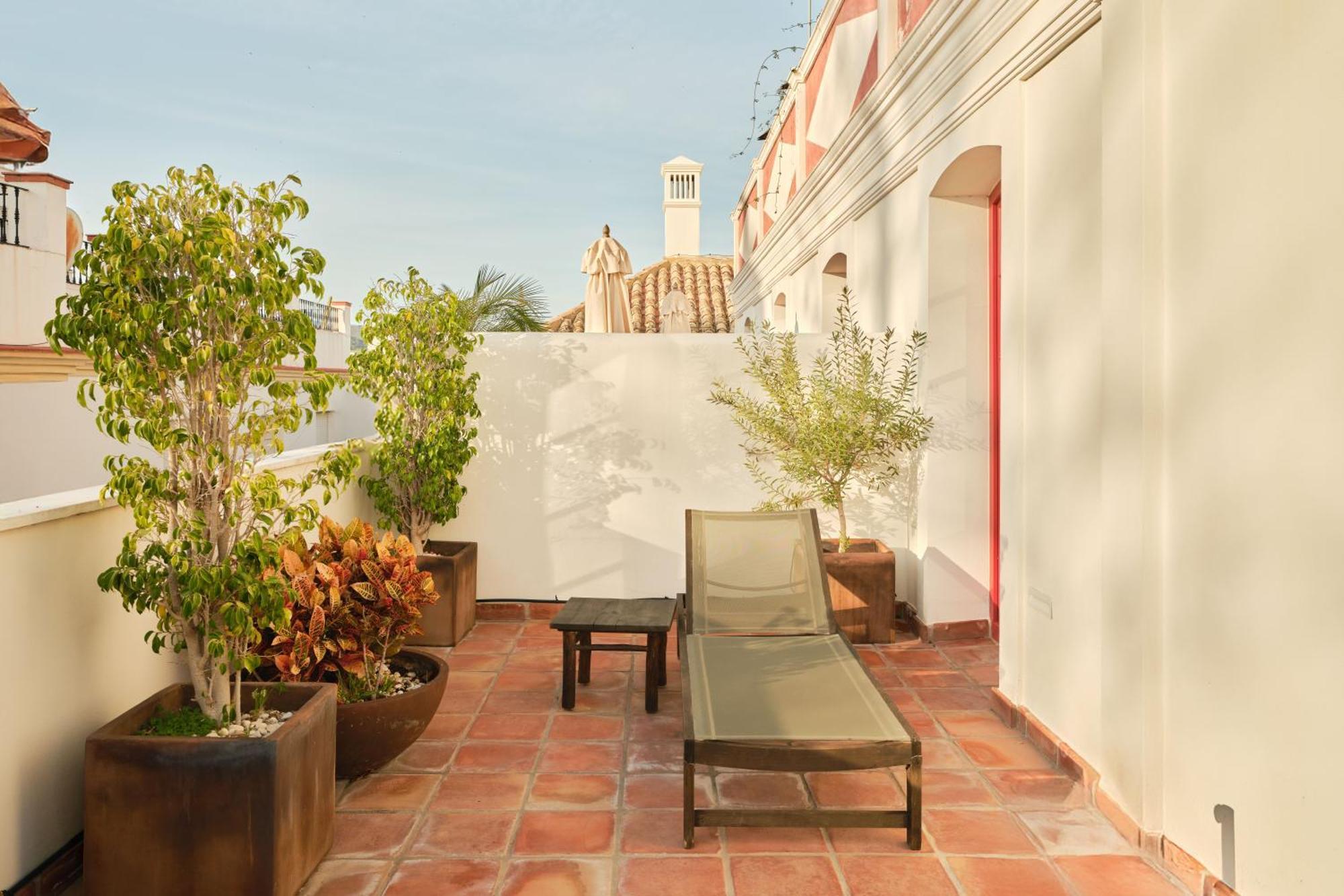 Hotel El Pilar Andalucia Estepona Exterior photo